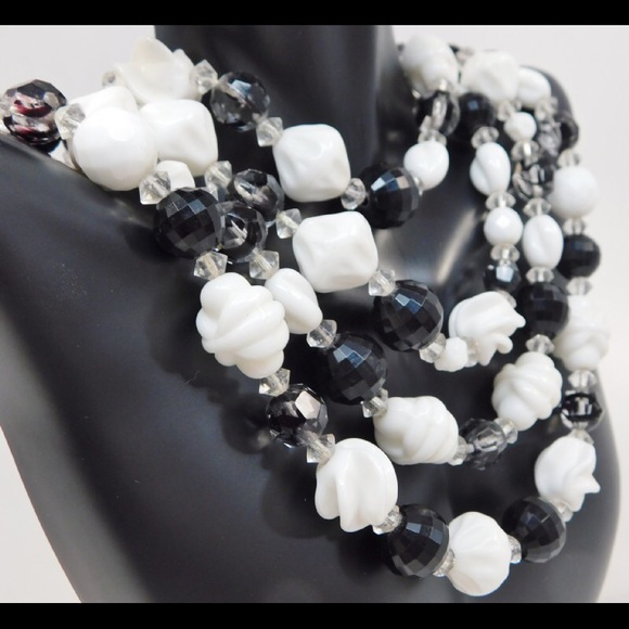 Hattie Carnegie Black & White Stranded Necklace - Picture 2 of 5